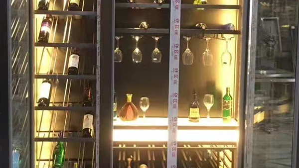 家裝不銹鋼酒柜選擇定制好還是成品好？心玲不銹鋼告訴你